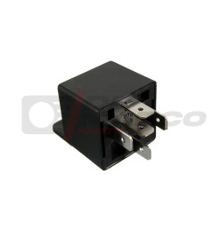 A Universal Black 12V 40A Relay