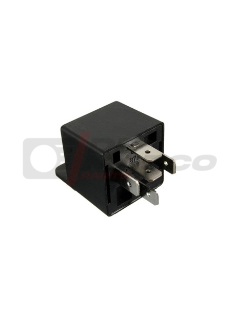 A Universal Black 12V 40A Relay