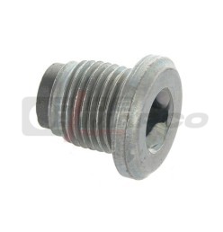 Magnetic metal plug for oil drain and engine change on vintage Renault vehicles