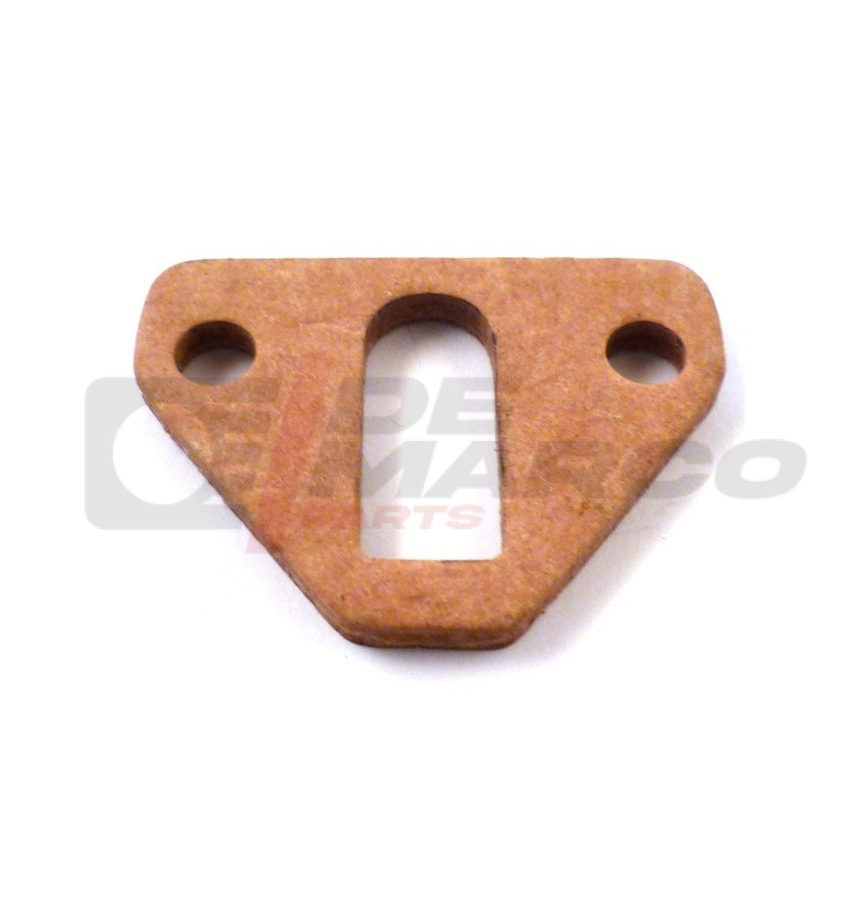 Symmetrical base for fuel pump suitable for vintage vehicles